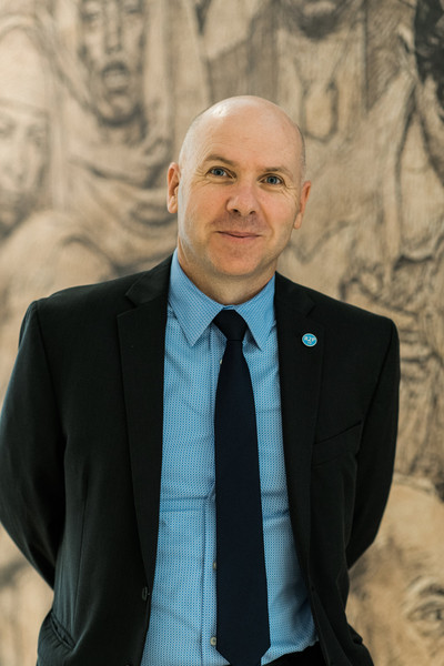 Dr. Simon Adams